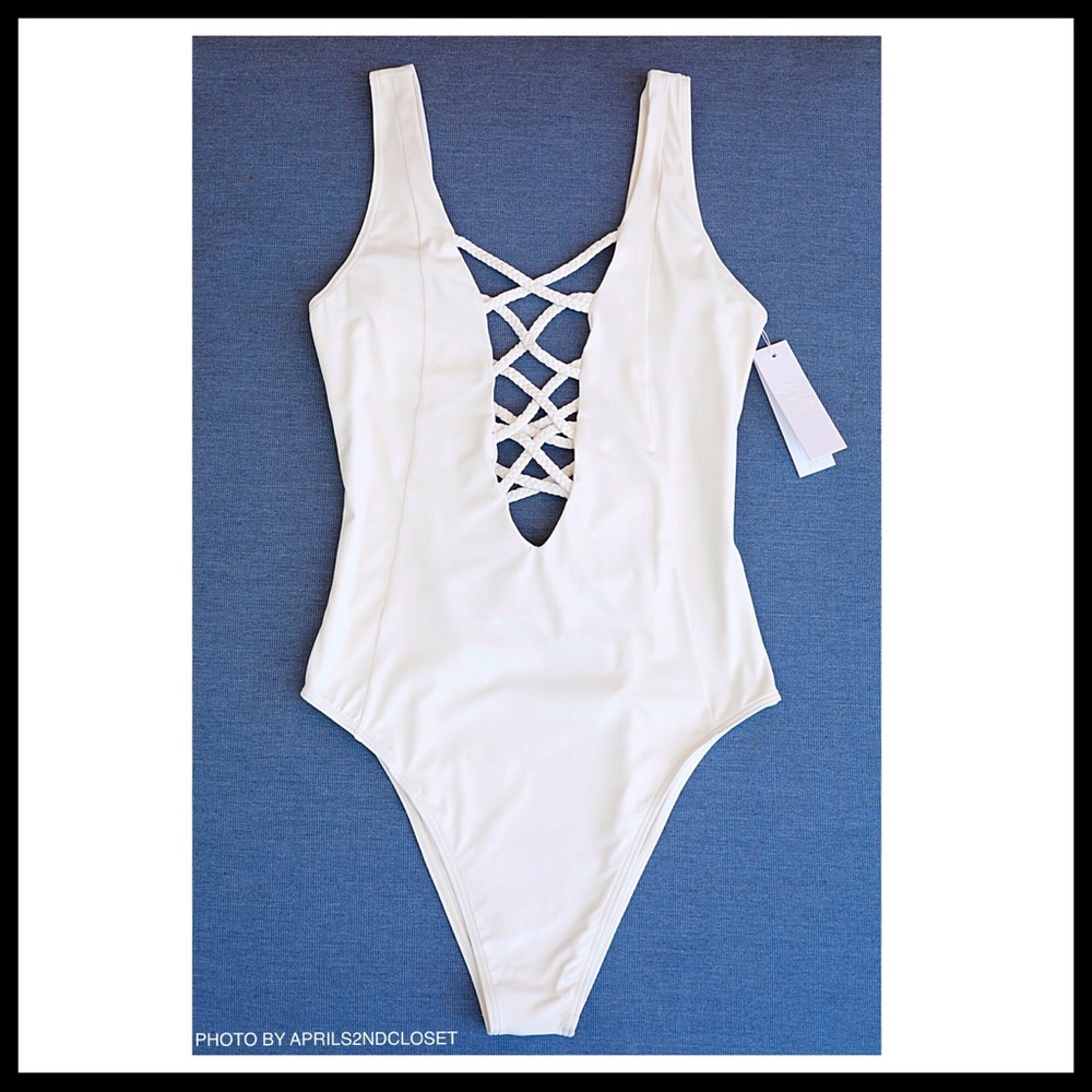 WHITE LACEUP V-NECK ONE-PIECE TANK SWIMSUIT A2C - Picture 3 of 8